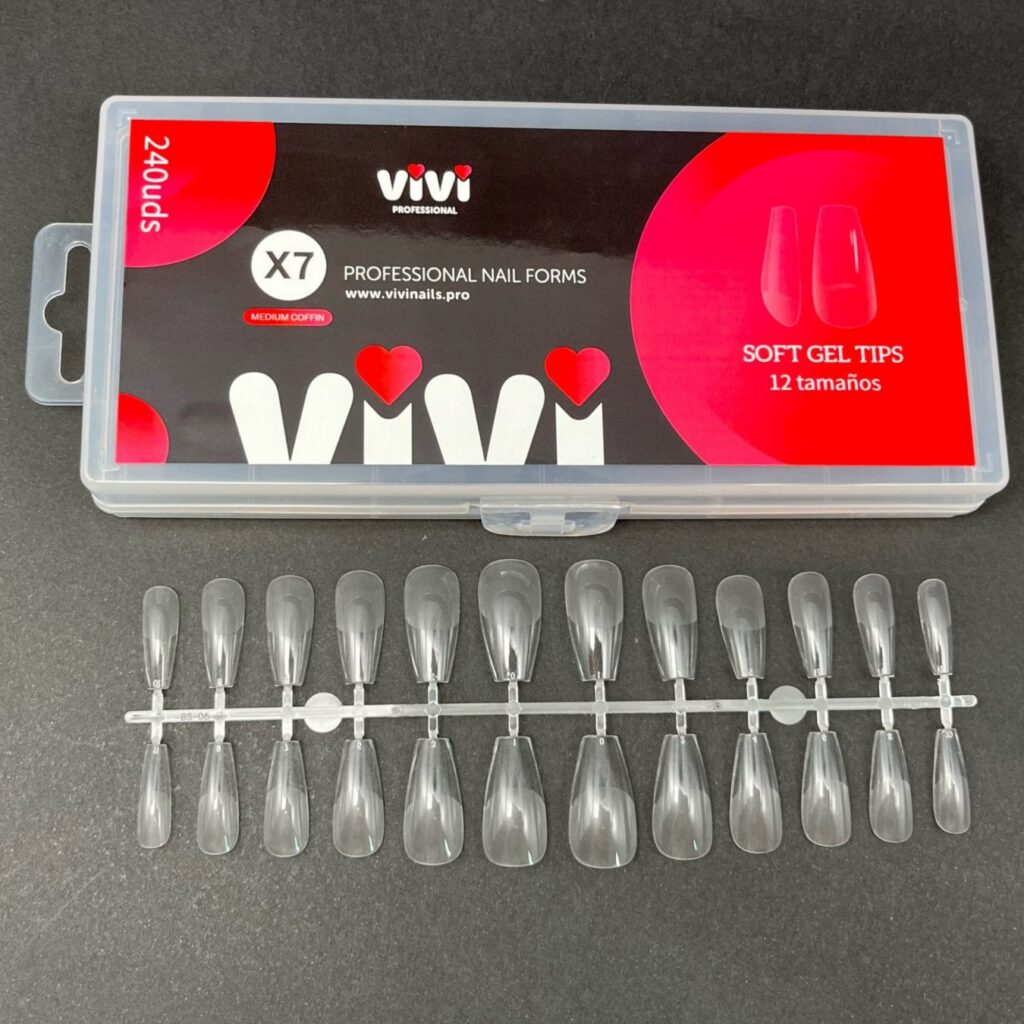 Caja de tips de soft gel con las tallas ordenadas