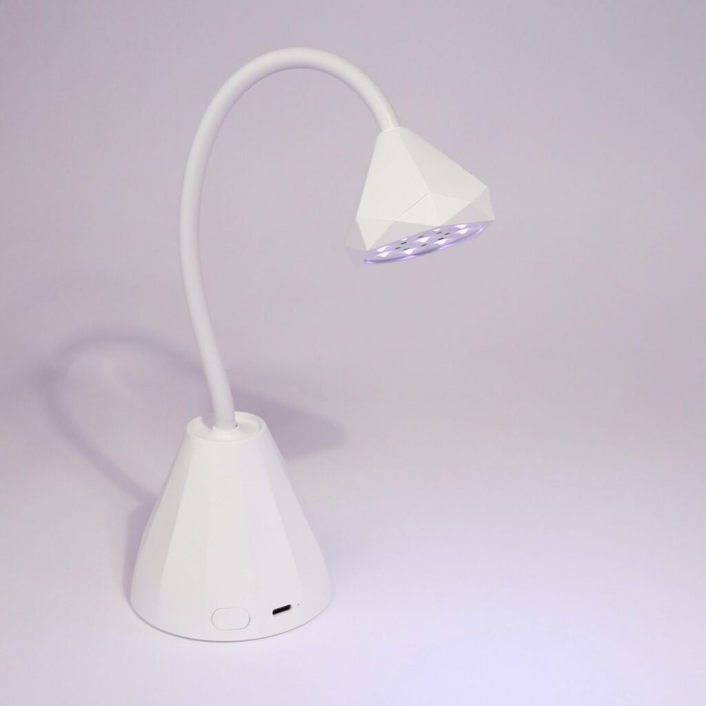 Lámpara LED de pie con cuello flexible encendida