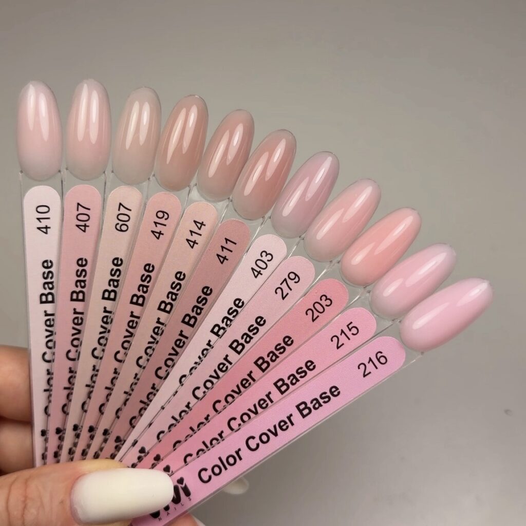 Abanico de tips con los tonos rosados de Color Cover Base